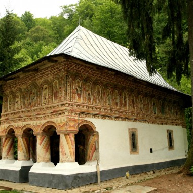 Biserica Sfintei Mănăstiri Jgheaburi