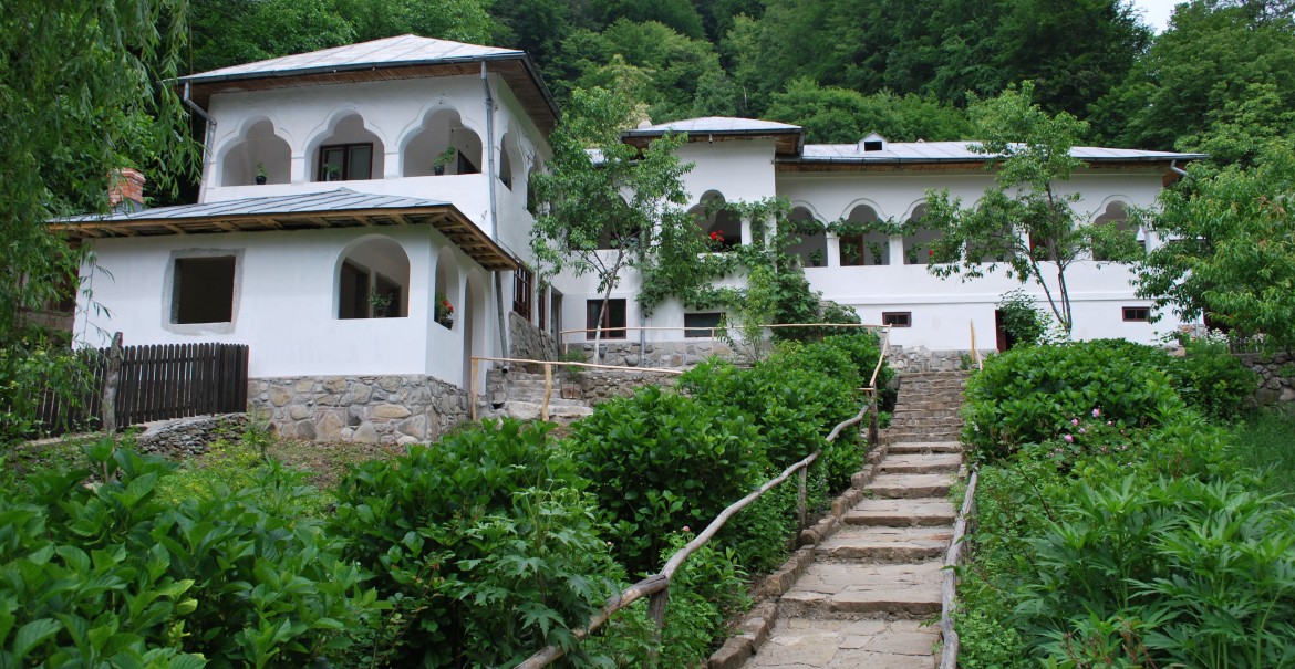 Sfânta Mănăstire Jgheaburi Sfânta Mănăstire Jgheaburi